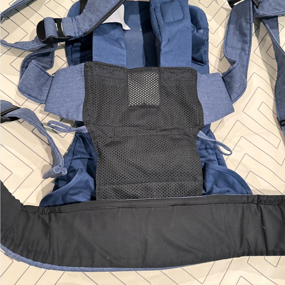 BabyBjorn Denim Original - Picture 10 of 13